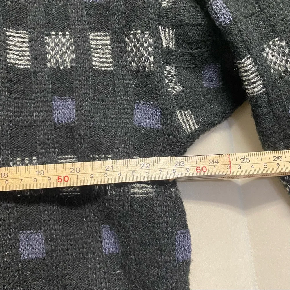 Vintage Daniel Hechter Men’s Sweater Paris France Mohair 3D Textured Knit 1990s